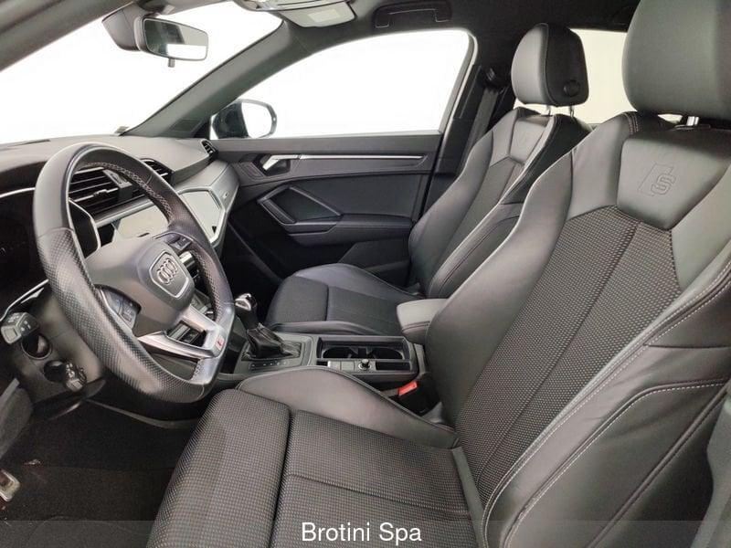 Audi Q3 Sportback 35 TDI S tronic Identity Black