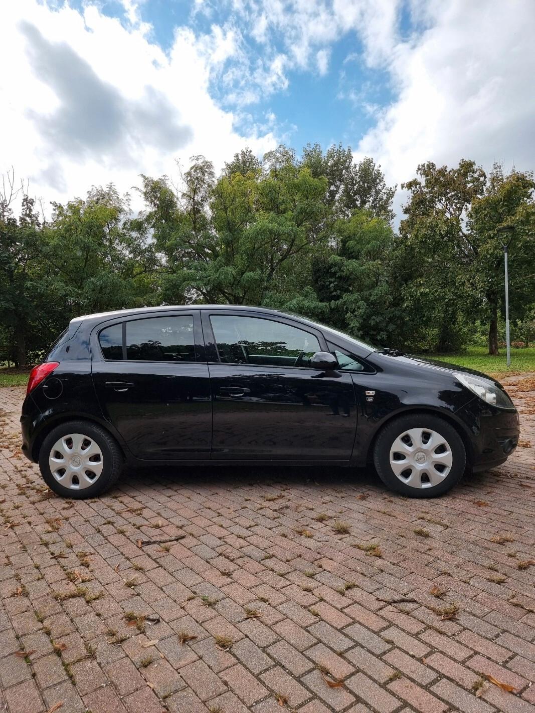 Opel Corsa 1.2 5 porte Club