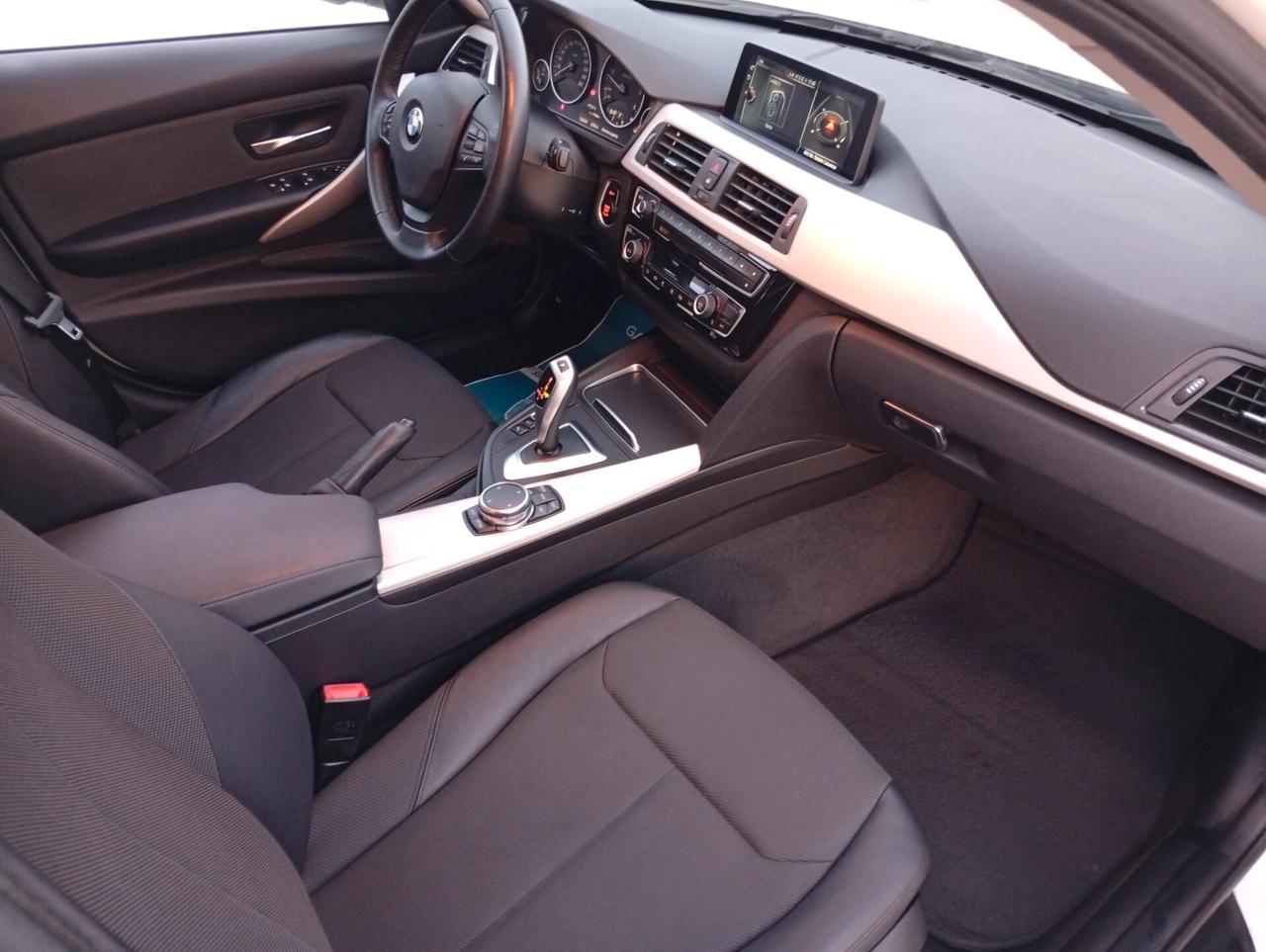 Bmw 320d xDrive Touring Luxury