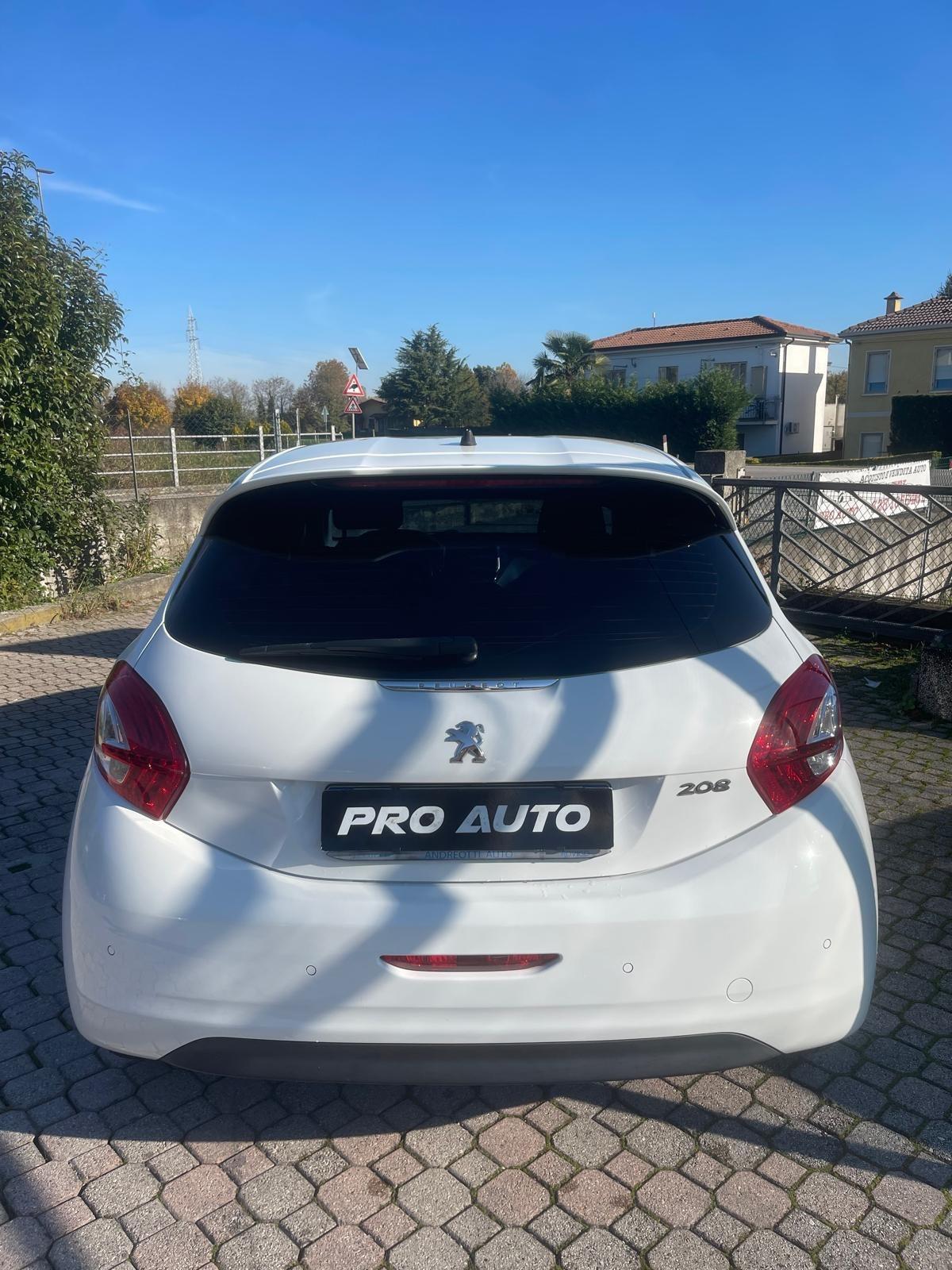 Peugeot 208 1.4 HDi 68 CV 5 porte Allure