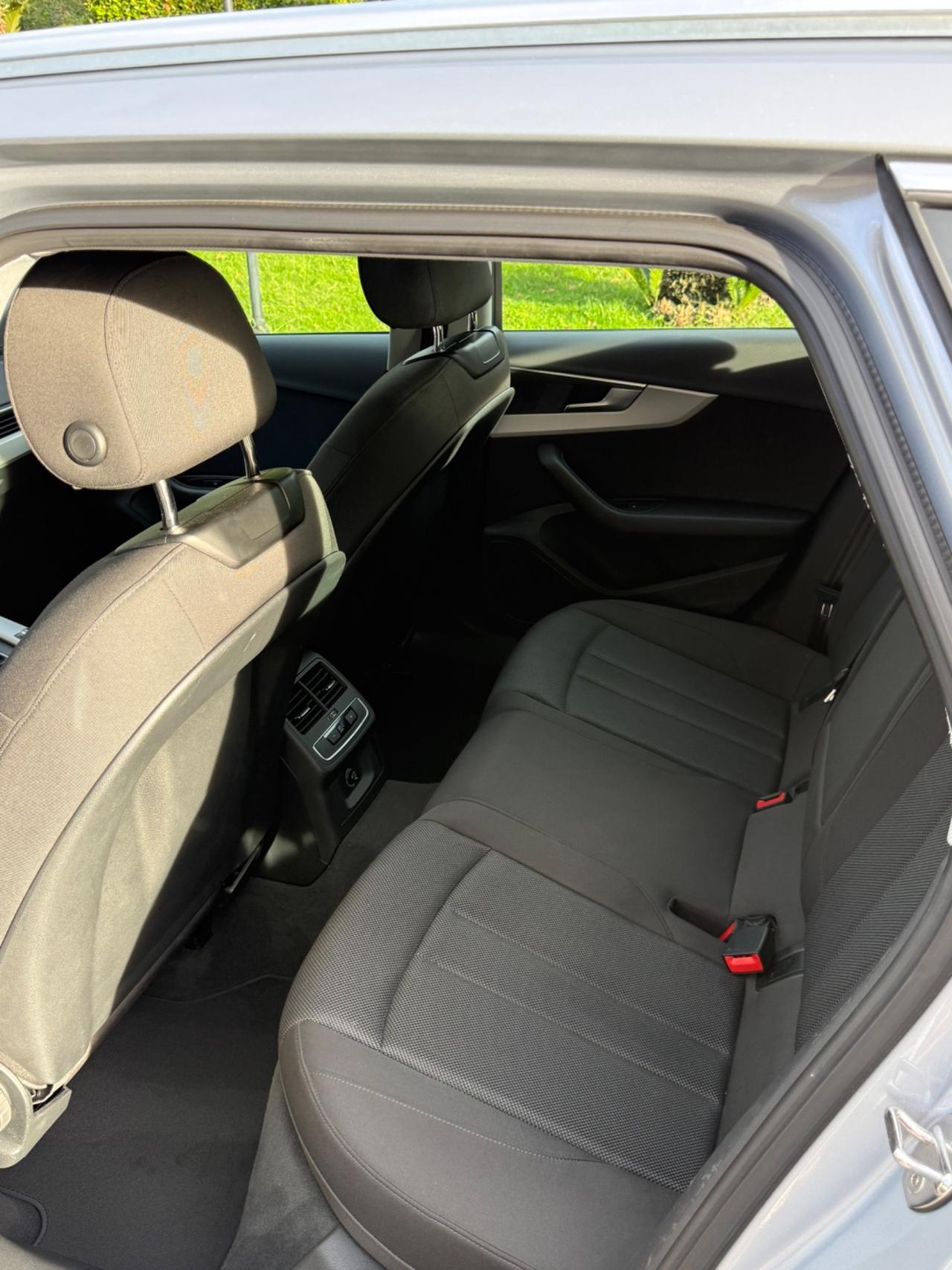Audi A4 30 TDI/136 CV S tronic line edition 2022