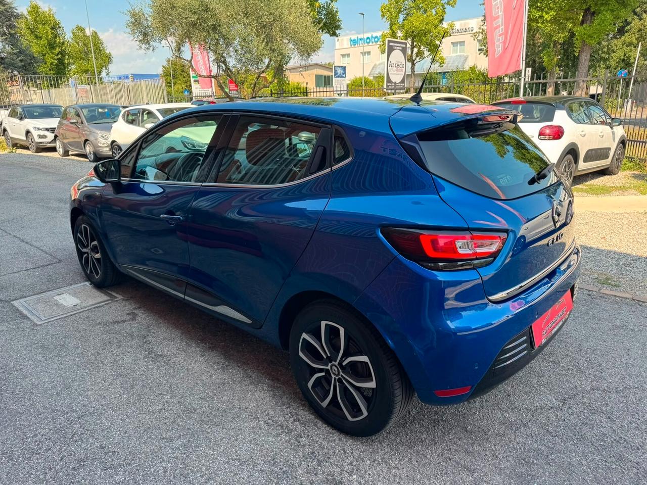 Renault Clio 0.9 TCe 90CV Moschino Intens