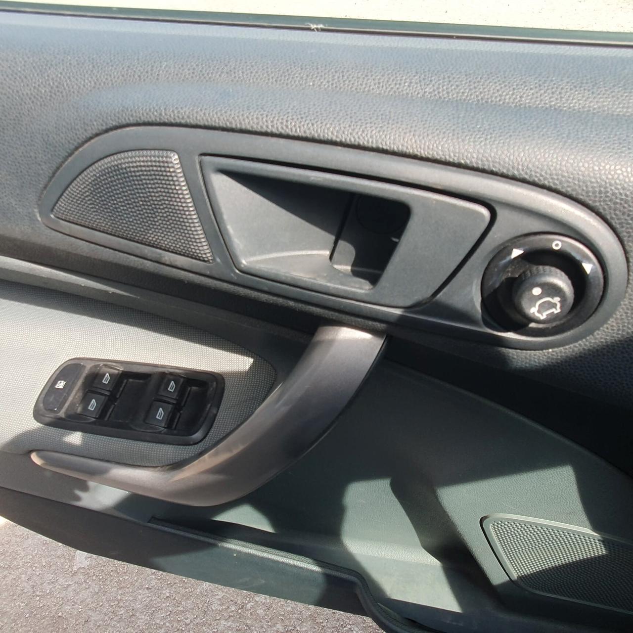 Ford Fiesta 1.4 TDCi 70CV 5 porte