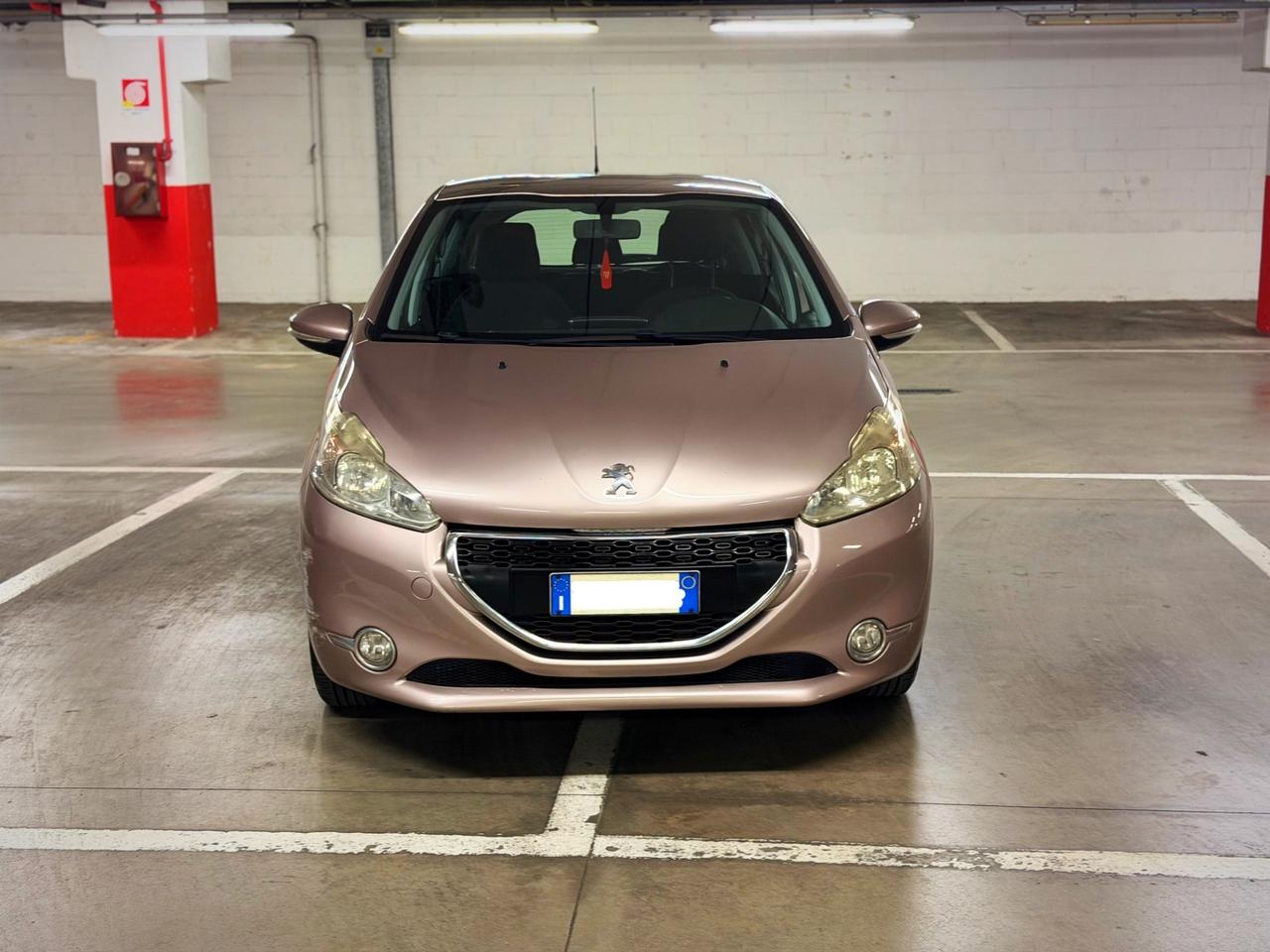 Peugeot 208 1.4 HDi 68 CV 5 porte Allure Garanzia 12 Mesi
