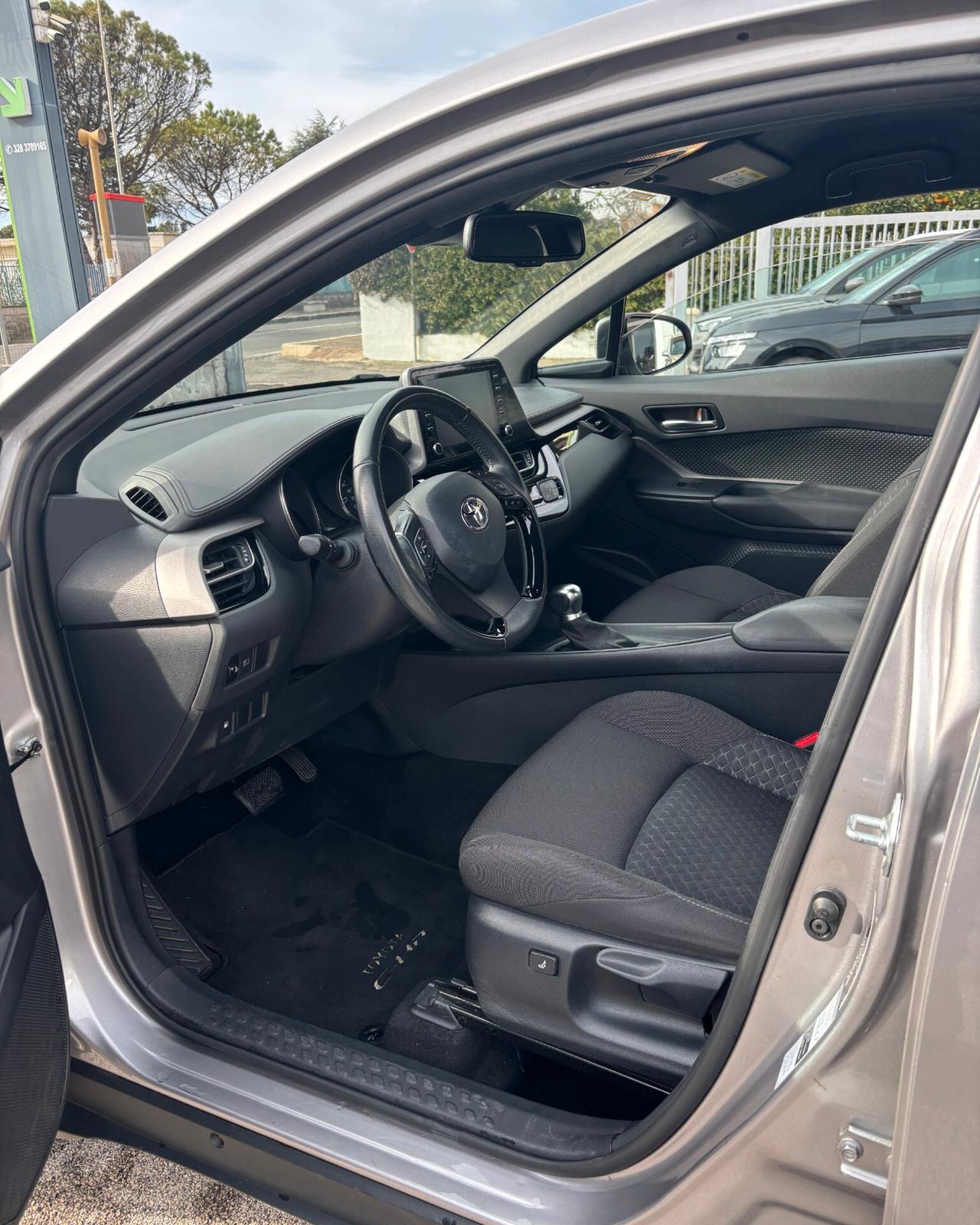 Toyota C-HR 1.8 Hybrid E-CVT Trend