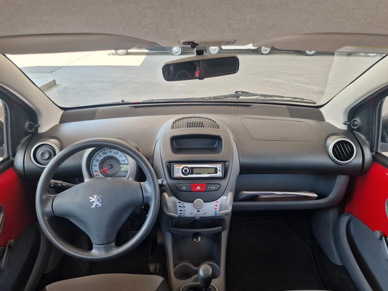 Peugeot 107 1.0 68CV 5p. Sweet Years 2Tronic