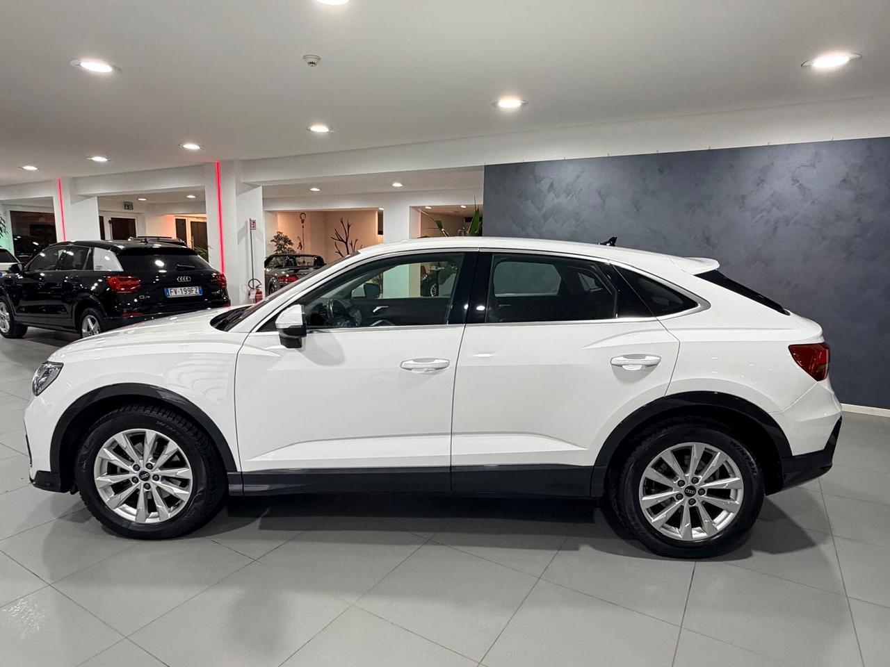 Audi Q3 35 TDI S tronic Business