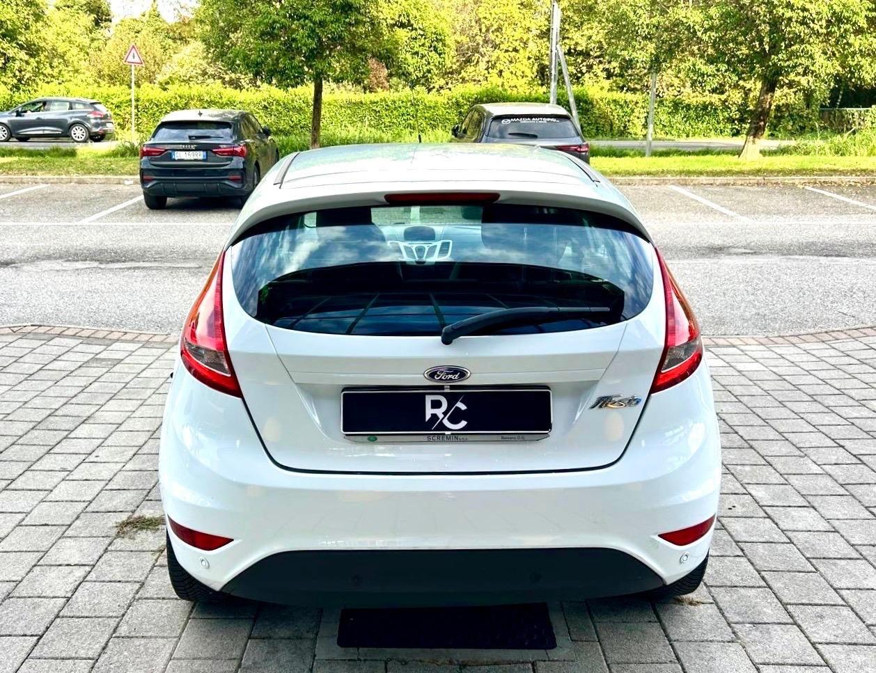 Ford Fiesta 1.4 automatica neopatentati