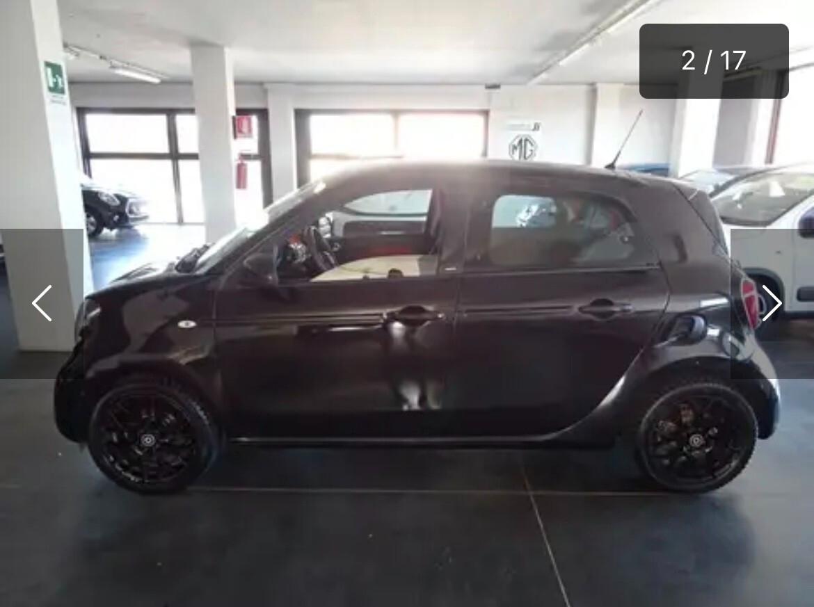 SMART FORFOUR 1000 BENZINA AUTOMATICA KM CERTIFICATI UNICO PROPRIETARIO 2016