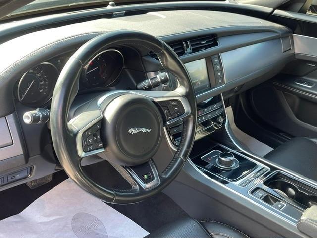 Jaguar XF 3.0 D V6 300 CV aut. R-Sport