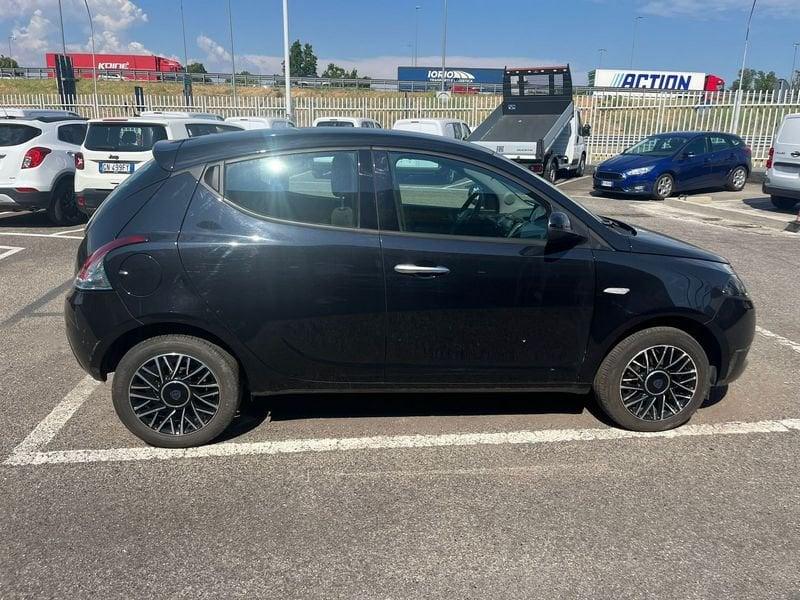 Lancia Ypsilon Ypsilon 1.0 FireFly 5 porte S&S Hybrid Platino