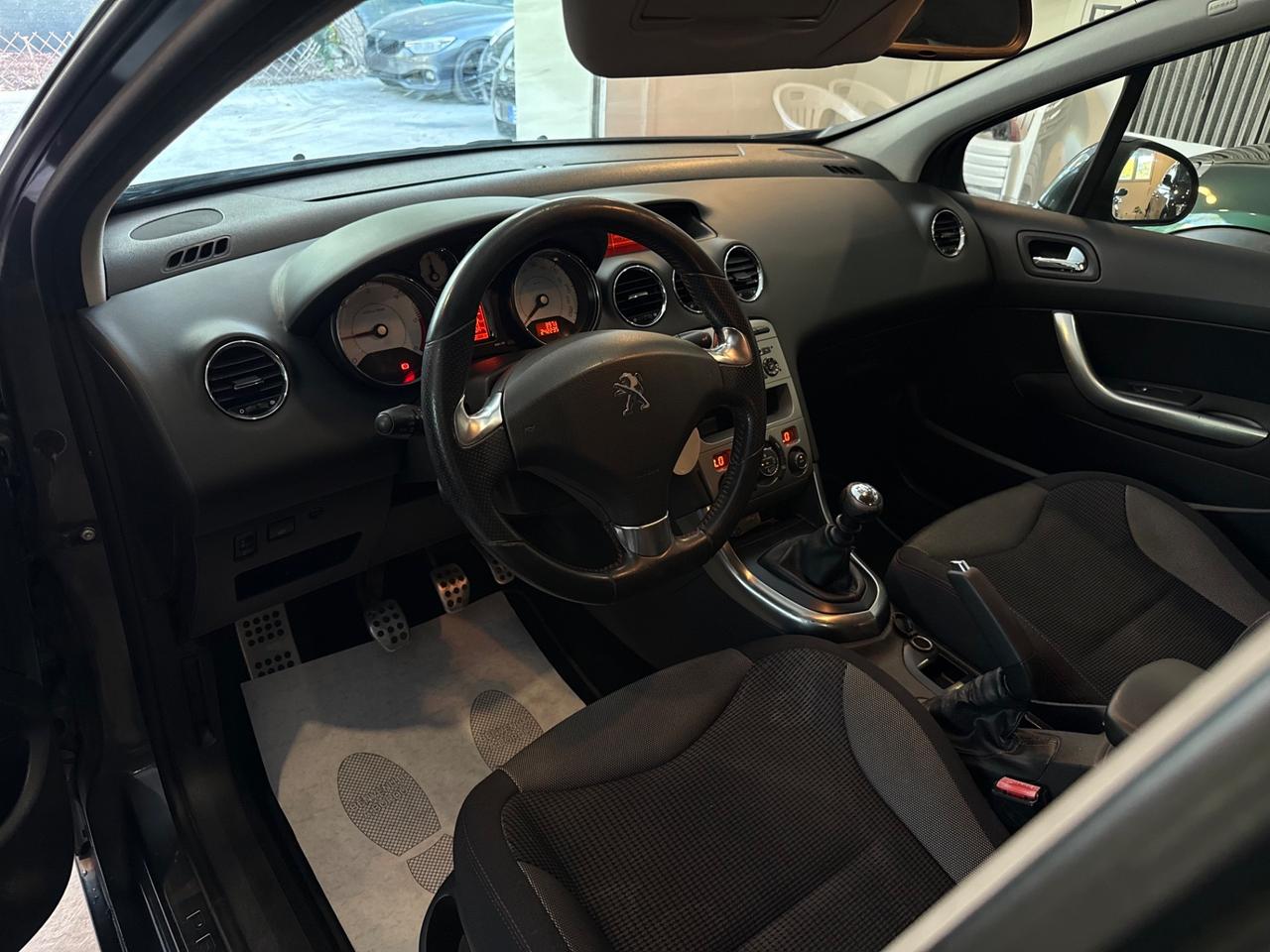 Peugeot 308 1.6 diesel anno 2013 neopatentati