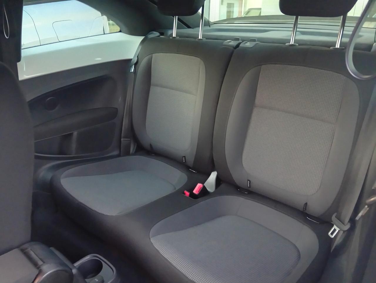 Volkswagen Maggiolino 1.6 TDI Design