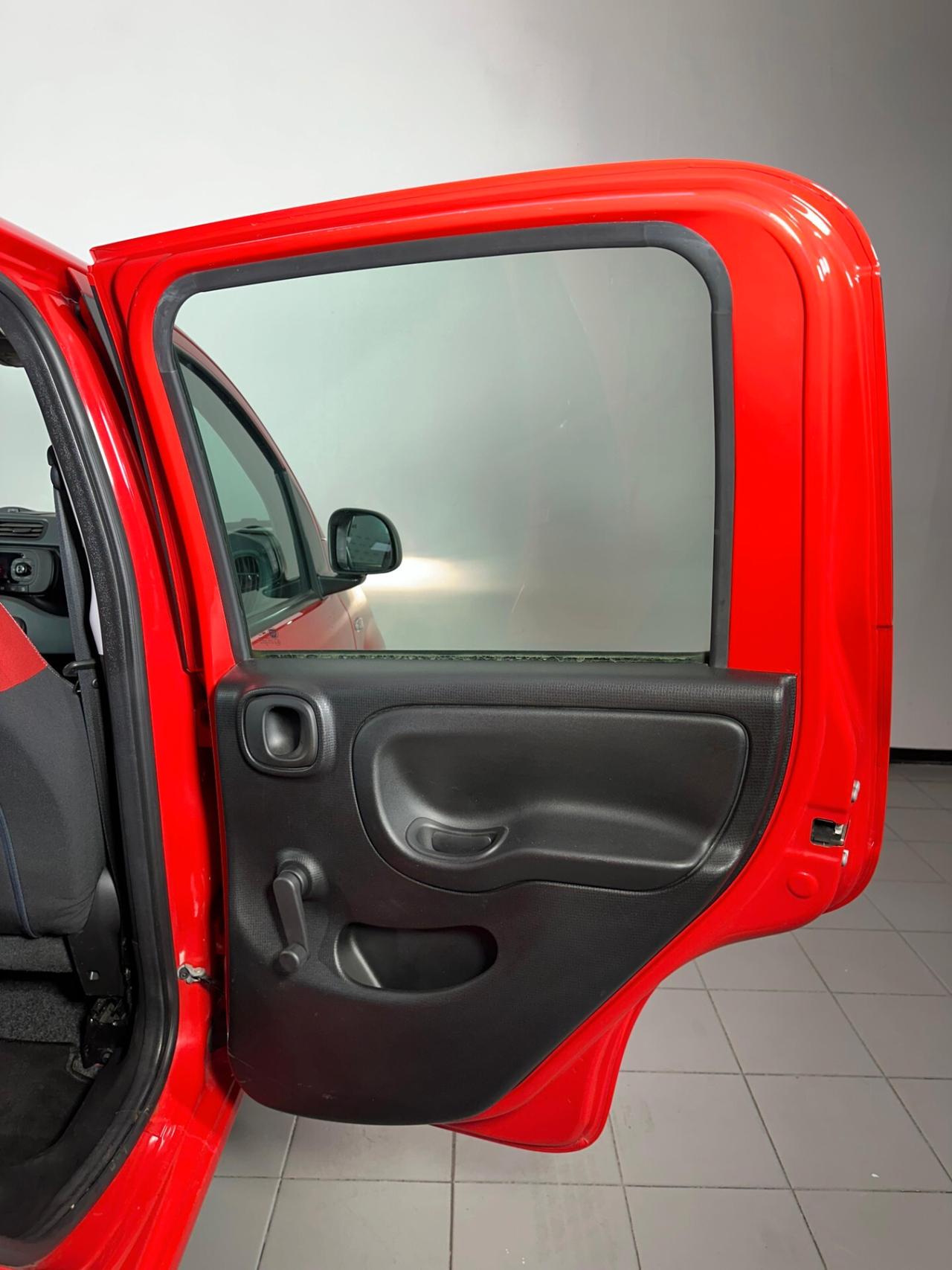 Fiat Panda 1.2 Lounge - BLACK DECEMBER Promo