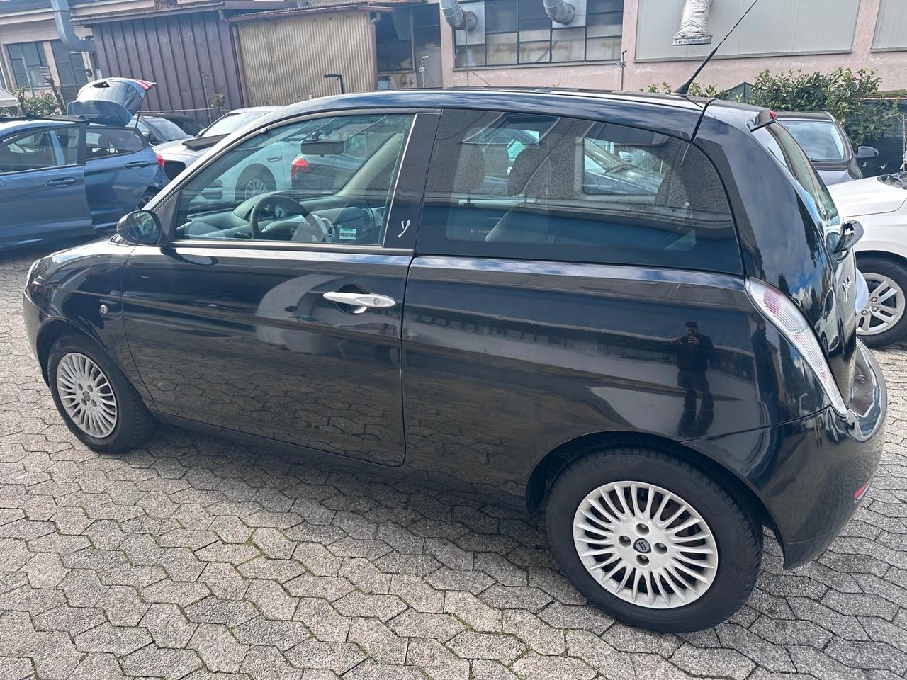 Lancia Ypsilon 1.2 Argento