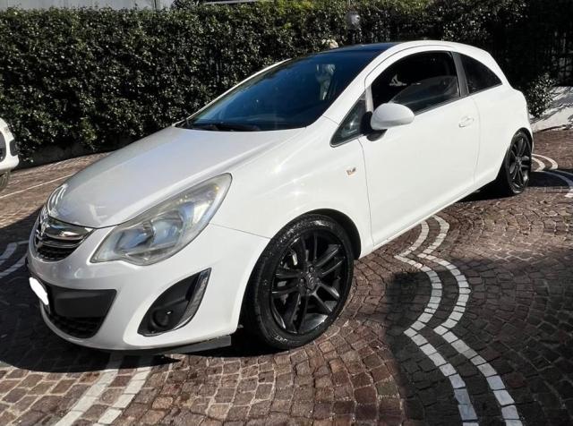OPEL Corsa 1.2 16V 3 porte B-color