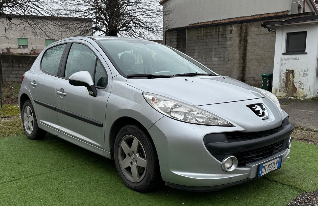 Peugeot 207 1.4 VTi 95CV Neopatentati