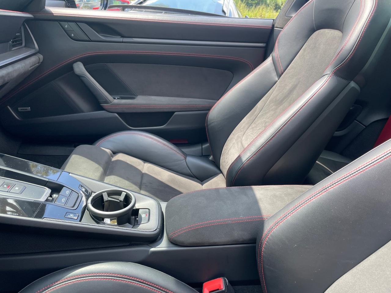 Porsche 911 Carrera 4 GTS Cabriolet