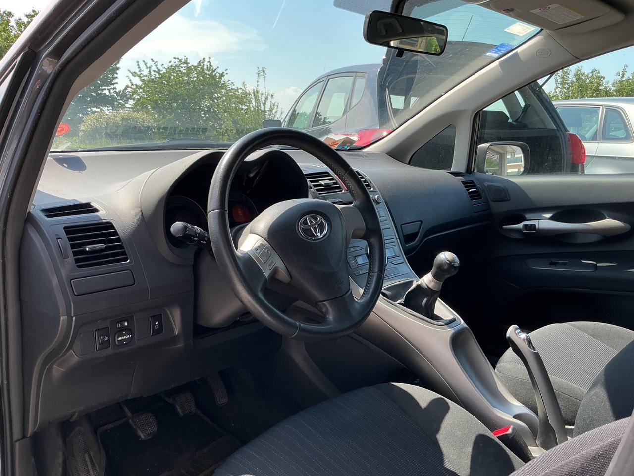 Toyota Auris 1.4 benzina Neopatentati
