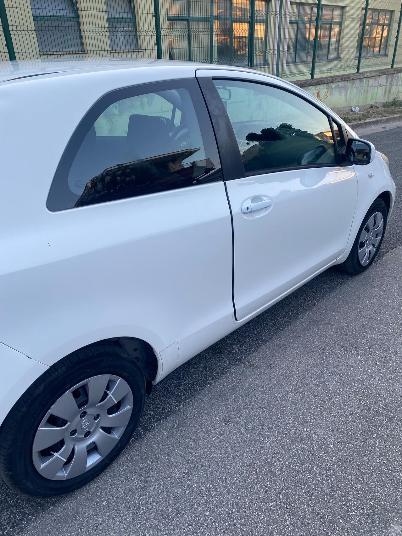 Toyota Yaris 1.4 D-4D DPF Anno 2010 TAGLIANDATA