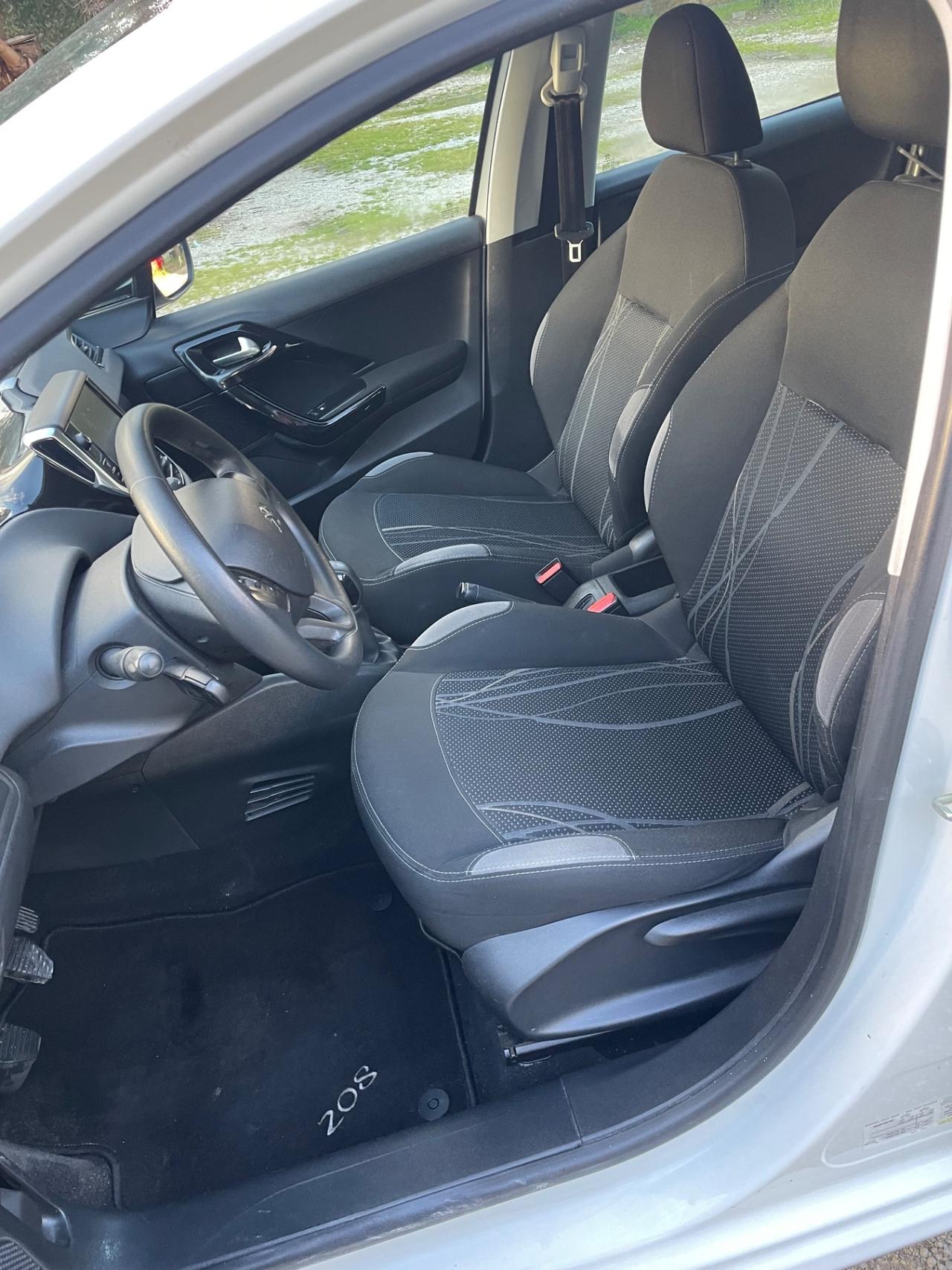 Peugeot 208 1.2 VTi 82 CV 5 porte Allure