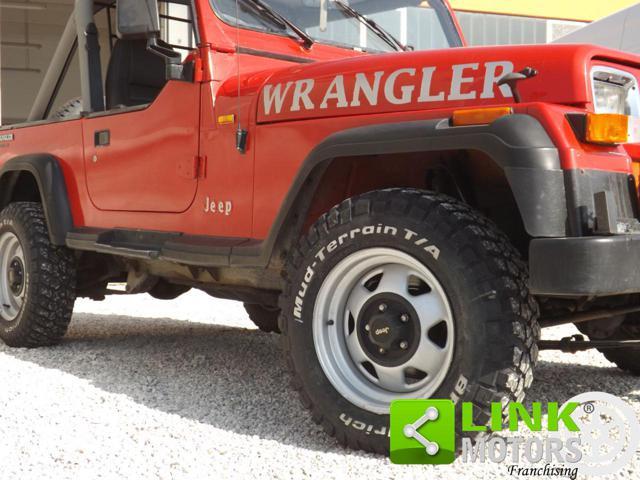 JEEP Wrangler 2.5 Laredo in ordine di carrozzeria e meccanica