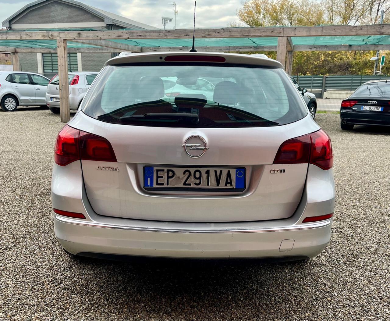 Opel Astra SportsTourer TAGLIANDATA E REVISIONATA