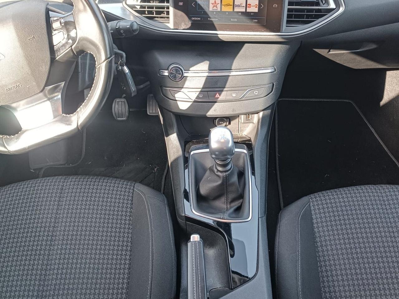 Peugeot 308 BlueHDi 100 S&S Style
