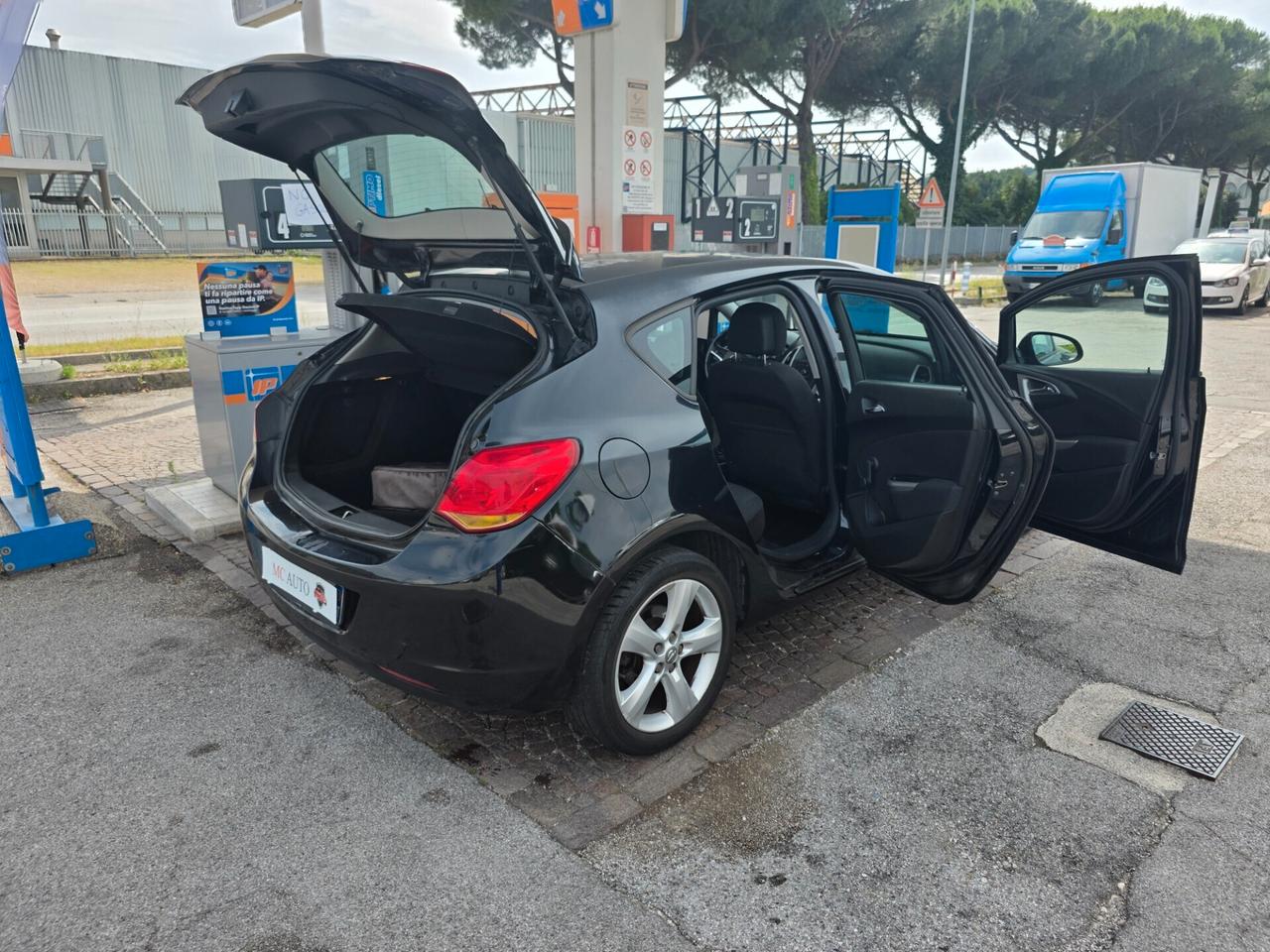 Opel Astra 1.4 100CV 5 porte GPL con 236.000km Neopatentati ok