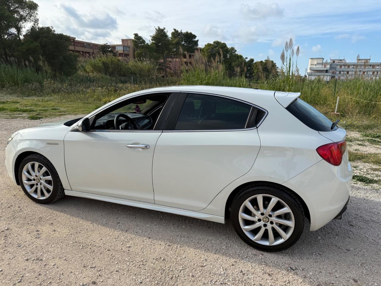 Alfa Romeo Giulietta 1.6 JTDm-2 105 CV Distinctive