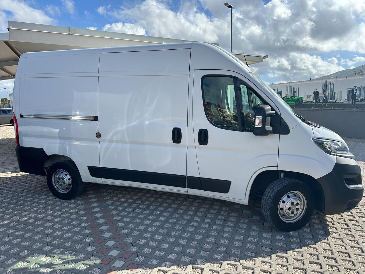 Peugeot Boxer 335 2.2 BlueHDi 140 S&S PC-TN Furgone