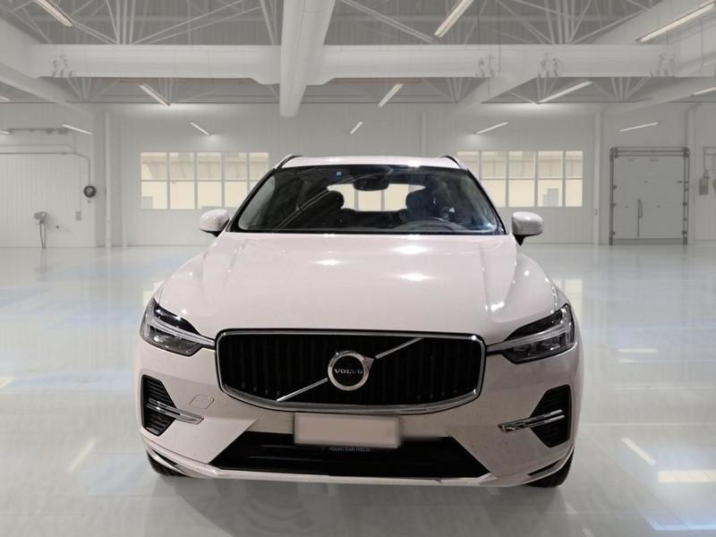VOLVO XC60 B4 AUTOMATICO MOMENTUM SUV