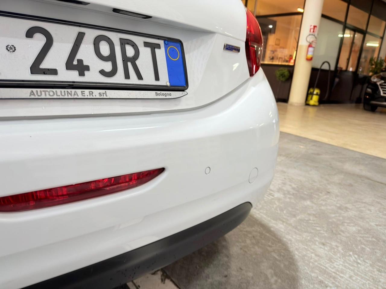 Peugeot 208 PureTech 82 5p. GPL Allure