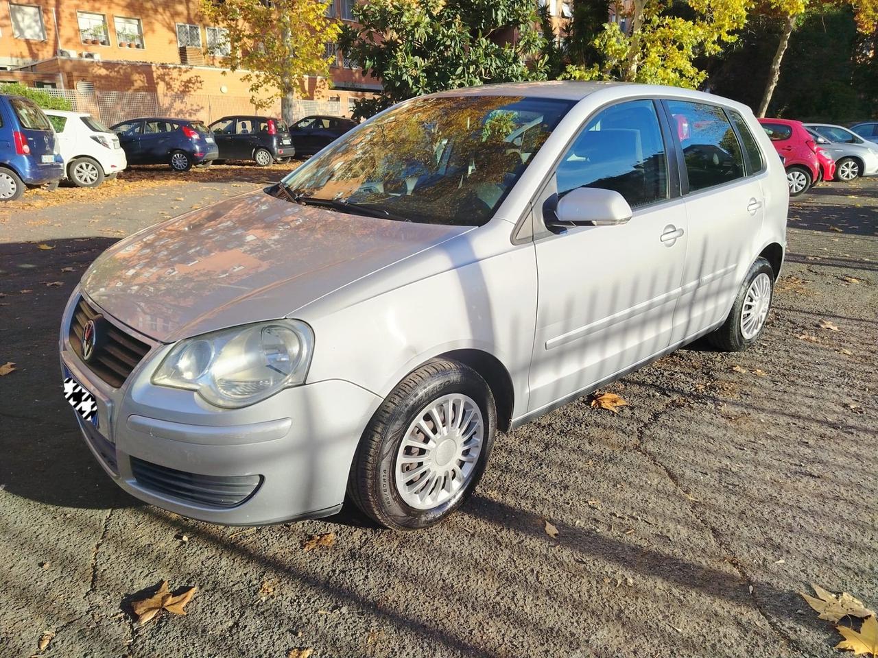 Volkswagen Polo 1.4/75CV 16V 3p. Comfortline pe NEOPATENTATI