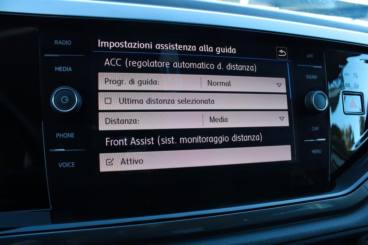 Volkswagen Polo 5p 1.6 tdi Highline 95cv dsg VIRTUAL,PAKLUCI,ACC