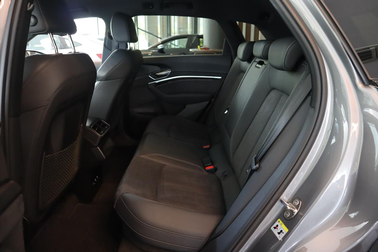 Audi e-tron Etron 55 QUATTRO S-LINE BLACKLINE MATRIX 360° 21"