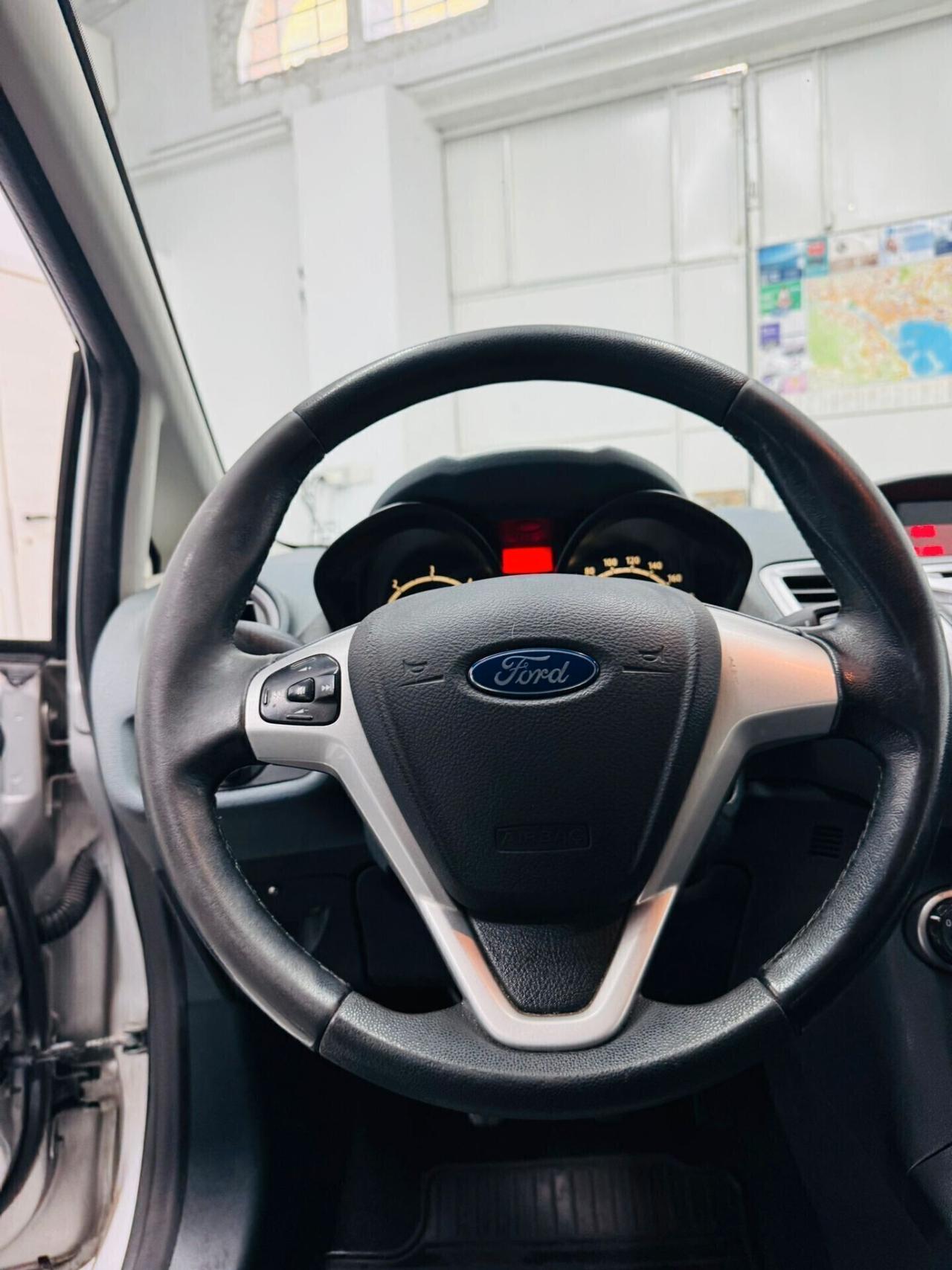 Ford Fiesta 1.4 TDCi 68CV 5 porte Titanium