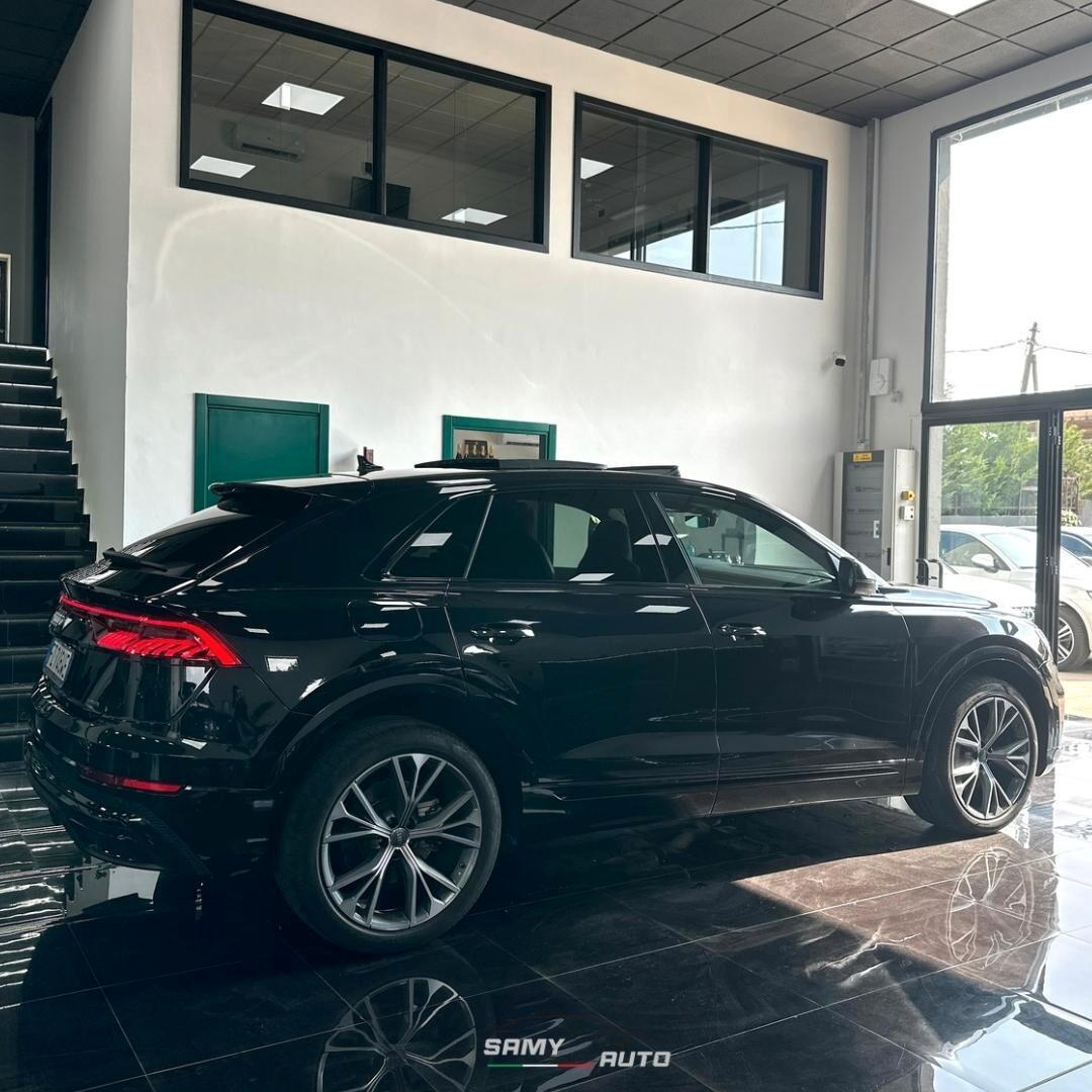 Audi Q8 55 TFSI quattro tiptronic Sport