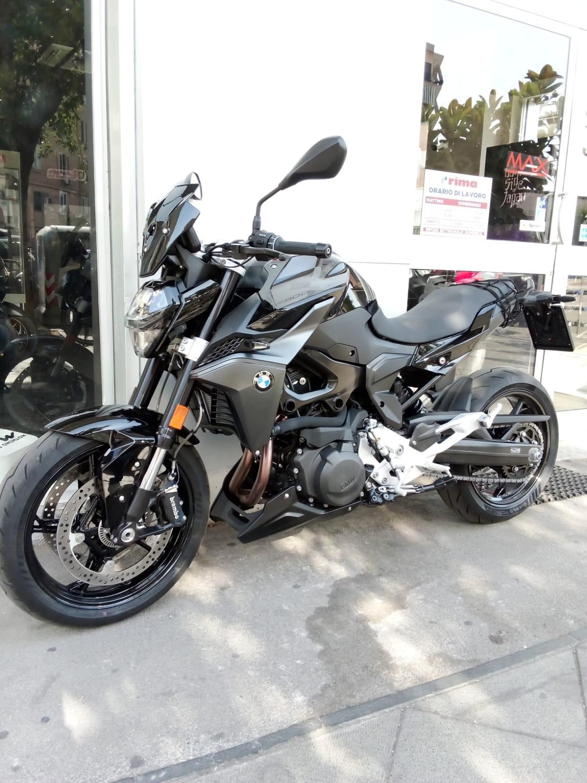 Bmw F 900 R triple black