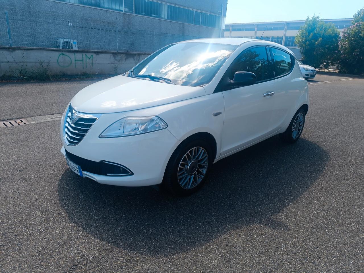 Lancia Ypsilon 1.3 MJT 75 CV SOLAMENTE 129.000 KM