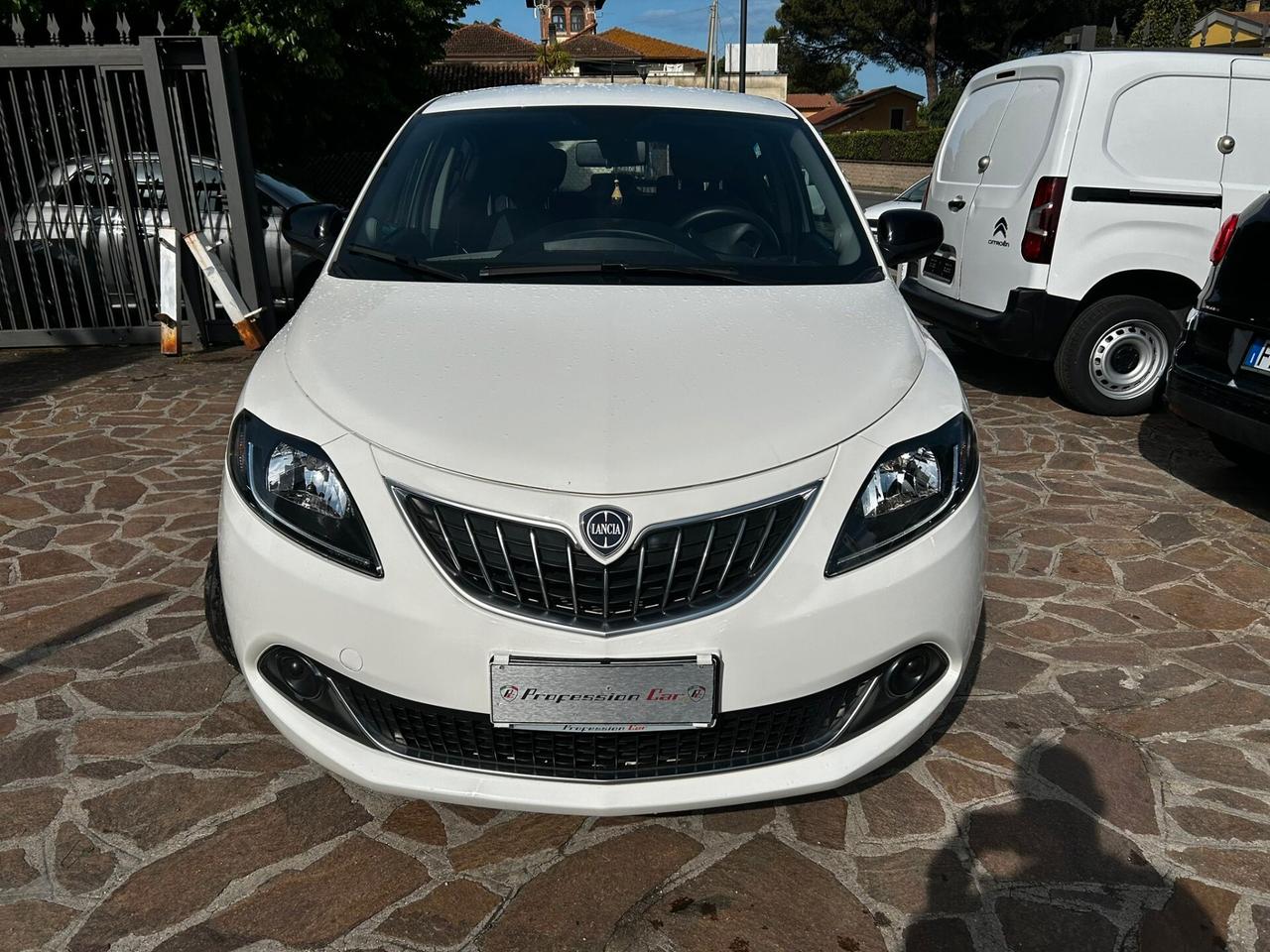 Lancia Ypsilon 1.0 FireFly 5 porte S&S Hybrid Silver