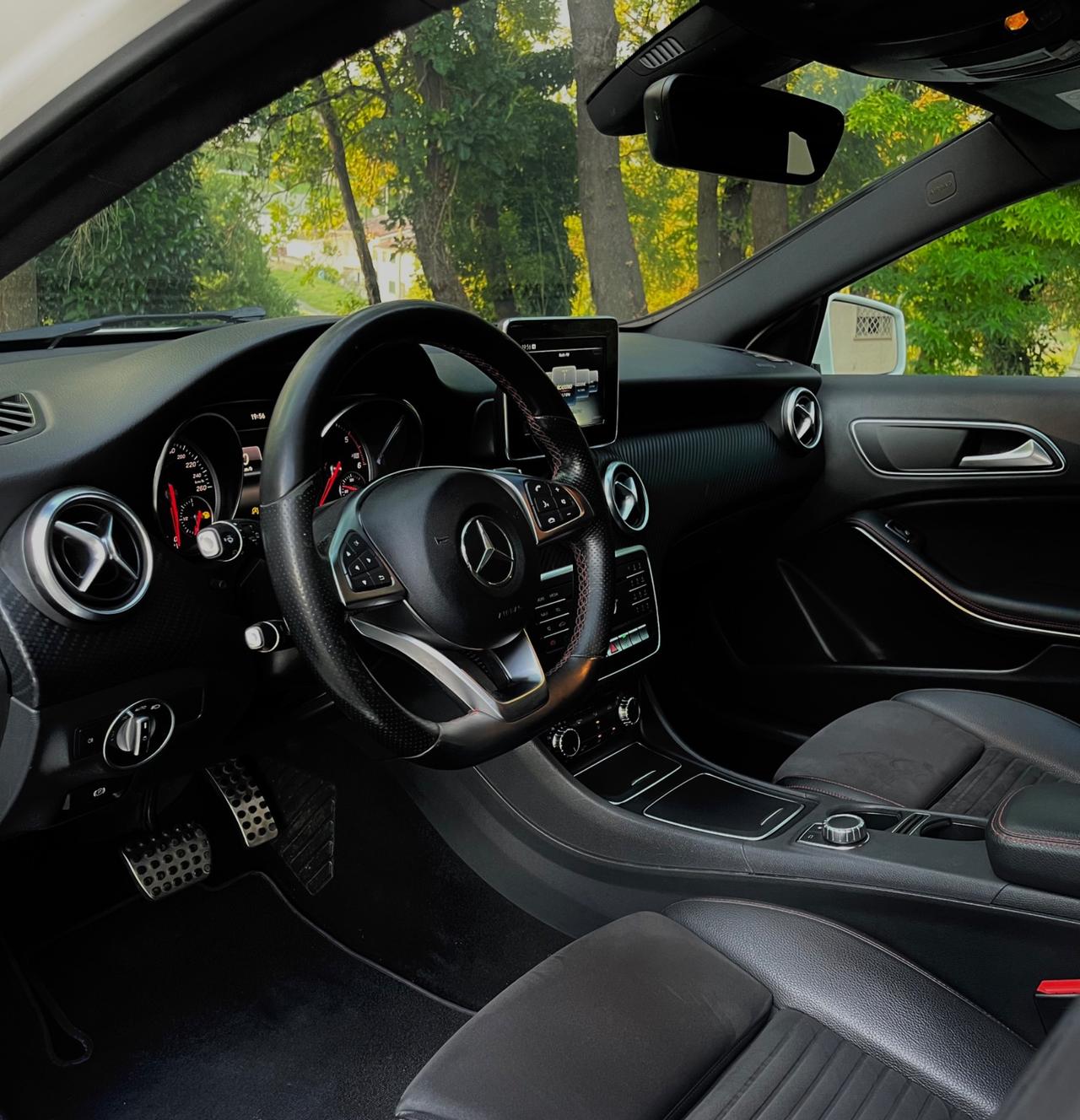 Mercedes-benz A 180 d Automatic Premium AMG TAGLIANDI CERT.