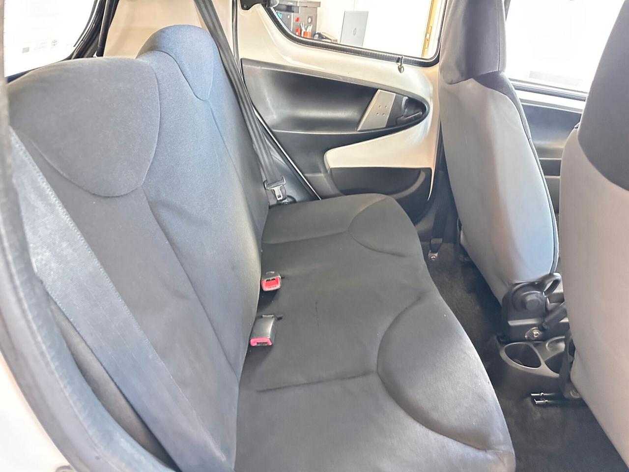 Toyota Aygo 1.0 12V VVT-i 5 porte Lounge Connect