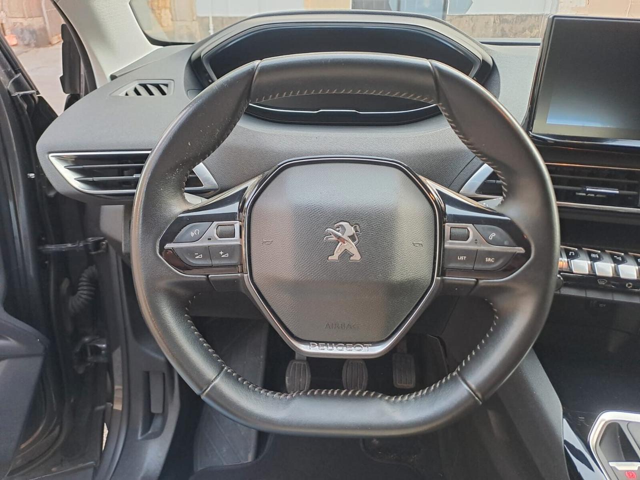 Peugeot 3008 HDi 130 cv tagliandata