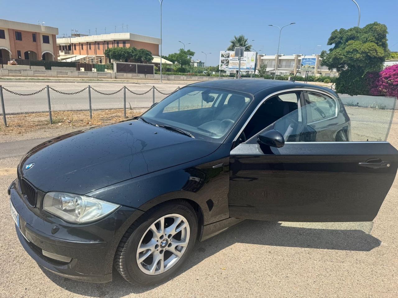 Bmw serie 1 RESTYLING 118 D 2009