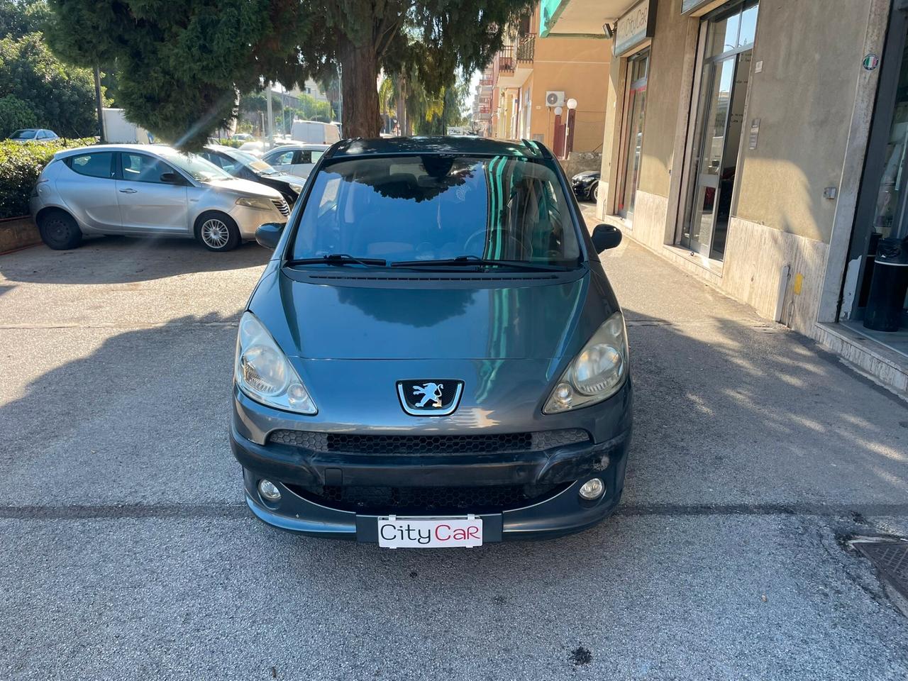 Peugeot 1007 1.4 HDi Happy