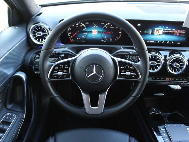 MERCEDES-BENZ A 180 D SPORT LIGHT AUTO