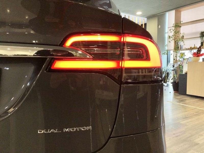 Tesla Model X Long Range AWD Raven 7 Posti Gancio traino