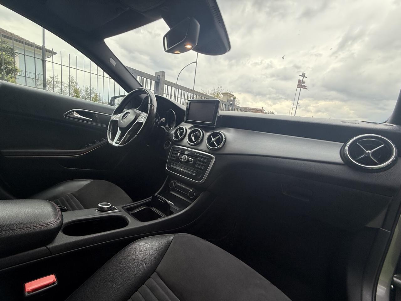 GLA 220 CDI AUTOMATIC PREMIUM AMG 4MATIC