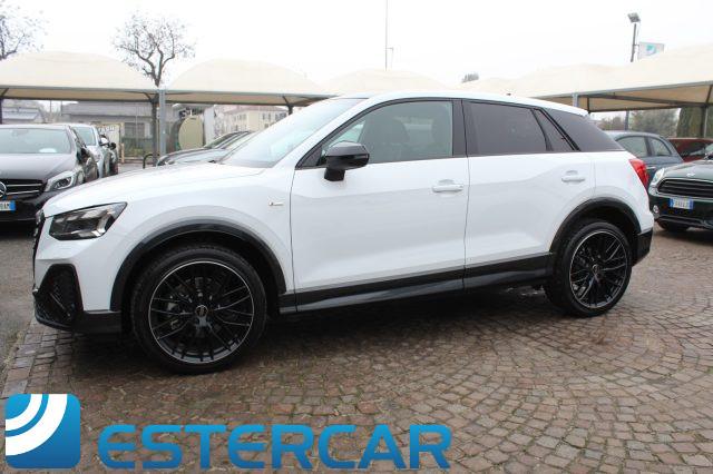 AUDI Q2 30 TDI Identity Black S LINE